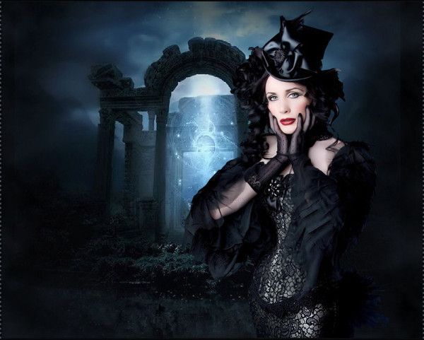 Mysticisme Magie Paranormal - Femme costume noir