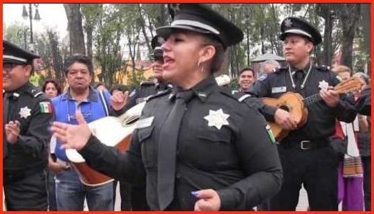 VIDEO Musique - Le mariachi de la police fédérale à Mexico