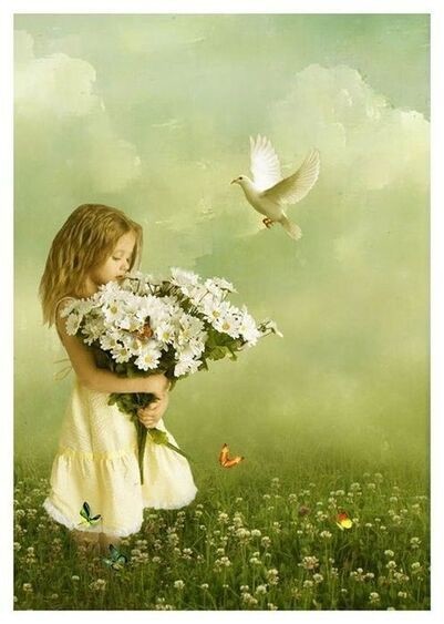 Enfant Fillette - Cueillette fleurs et colombe